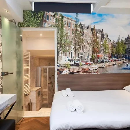 The Townhouse Hotel