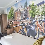 The Townhouse 2*