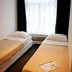 The Townhouse 2*