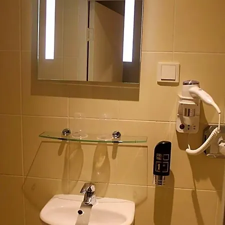 The Townhouse Hotel 2*