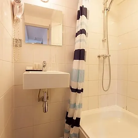 The Townhouse 2*