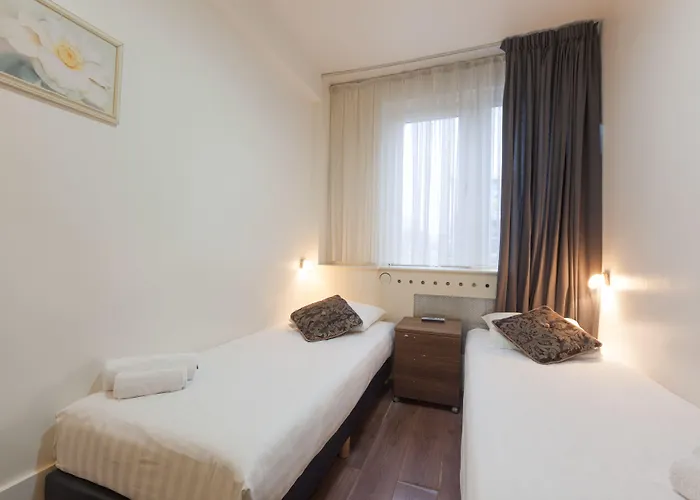 ذا تاونهاوس فندق