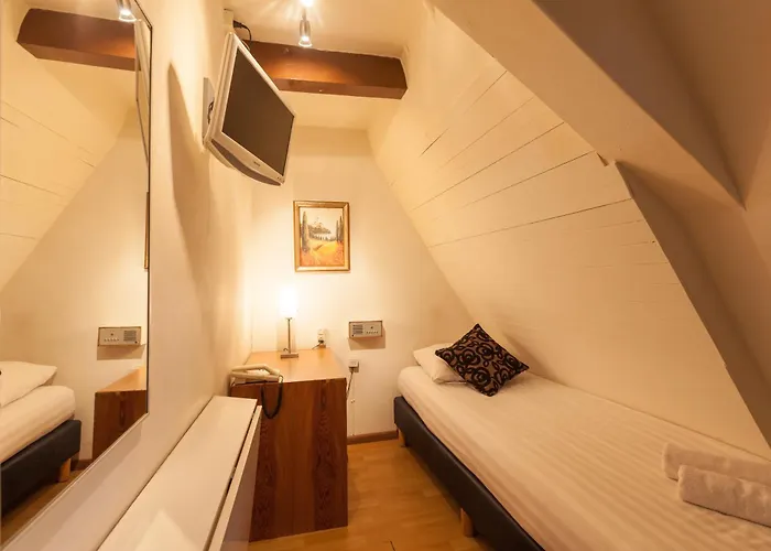 فندق ذا تاونهاوس 2*