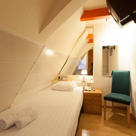 Отель The Townhouse