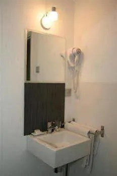 Отель The Townhouse 2*